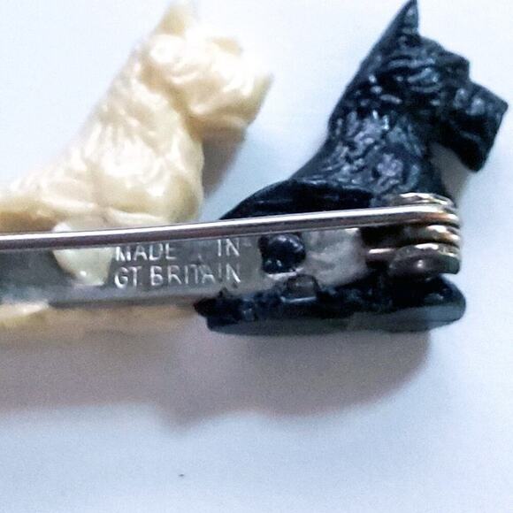 Vintage Scotty Dog Pin Brooch in Black and White Made in GT Britain - Hey Viv - Picture 4 of 5